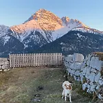 Jaegers Zwischen Ehrenberg Und Neuschwanstein