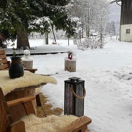 Jaegers Zwischen Ehrenberg Und Neuschwanstein Reutte