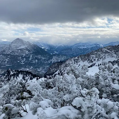 Jaegers Zwischen Ehrenberg Und Neuschwanstein